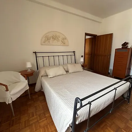 A Casa Carducci Apartment *